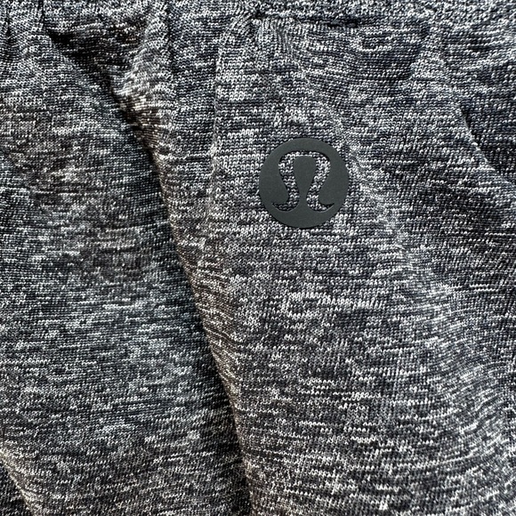 Lululemon Athletica 8 Gray Knee-Length Bubble Skirt - Picture 6 of 6